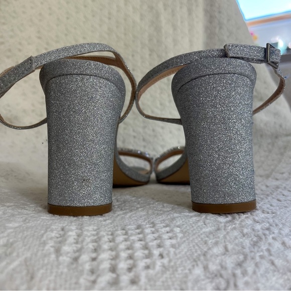 Jewel by Badgley Mischka | Silver Glitter Heels - Picture 6 of 9